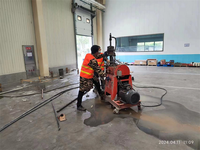 镇坪厂房地面下沉塌陷注浆加固施工